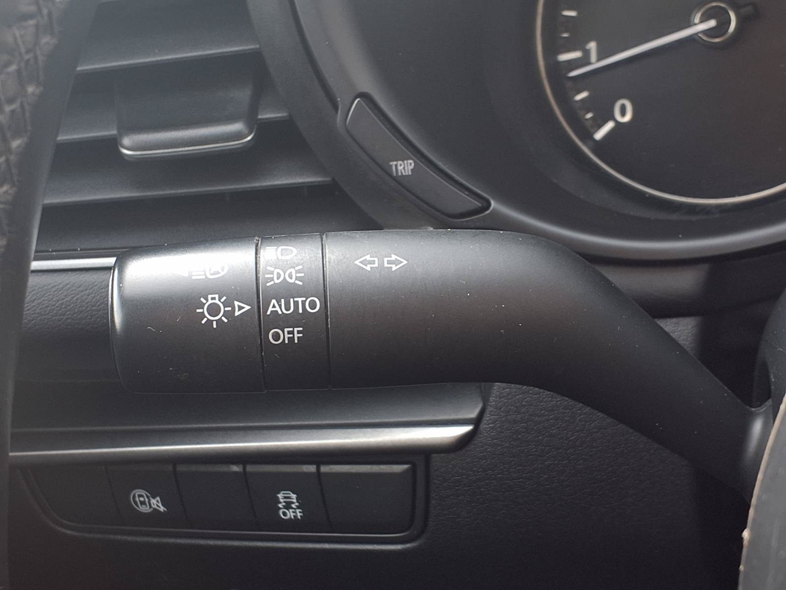 Used 2024 MAZDA MAZDA3 s FWD image 14