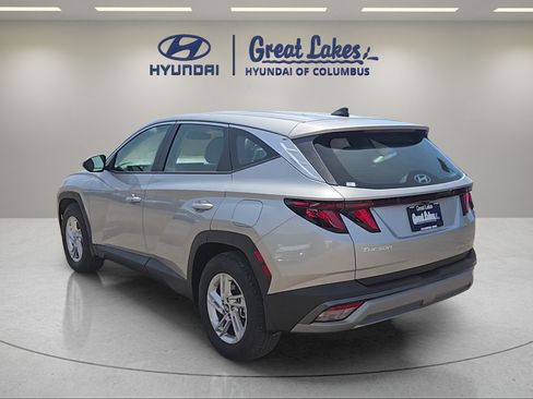 Certified 2025 Hyundai Tucson SE FWD image 3