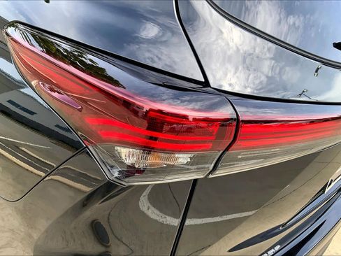 Certified 2026 Toyota Highlander XLE AWD/4WD image 28