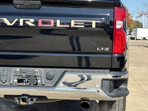 Used 2022 Chevrolet Silverado 1500 LTZ image 7