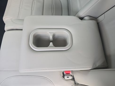 Used 2019 Honda CR-V Touring image 14