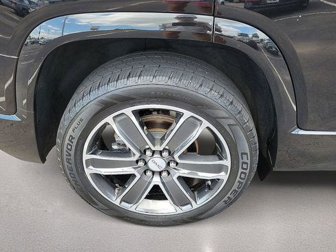 Used 2018 GMC Acadia Denali w/ Technology Package FWD image 7