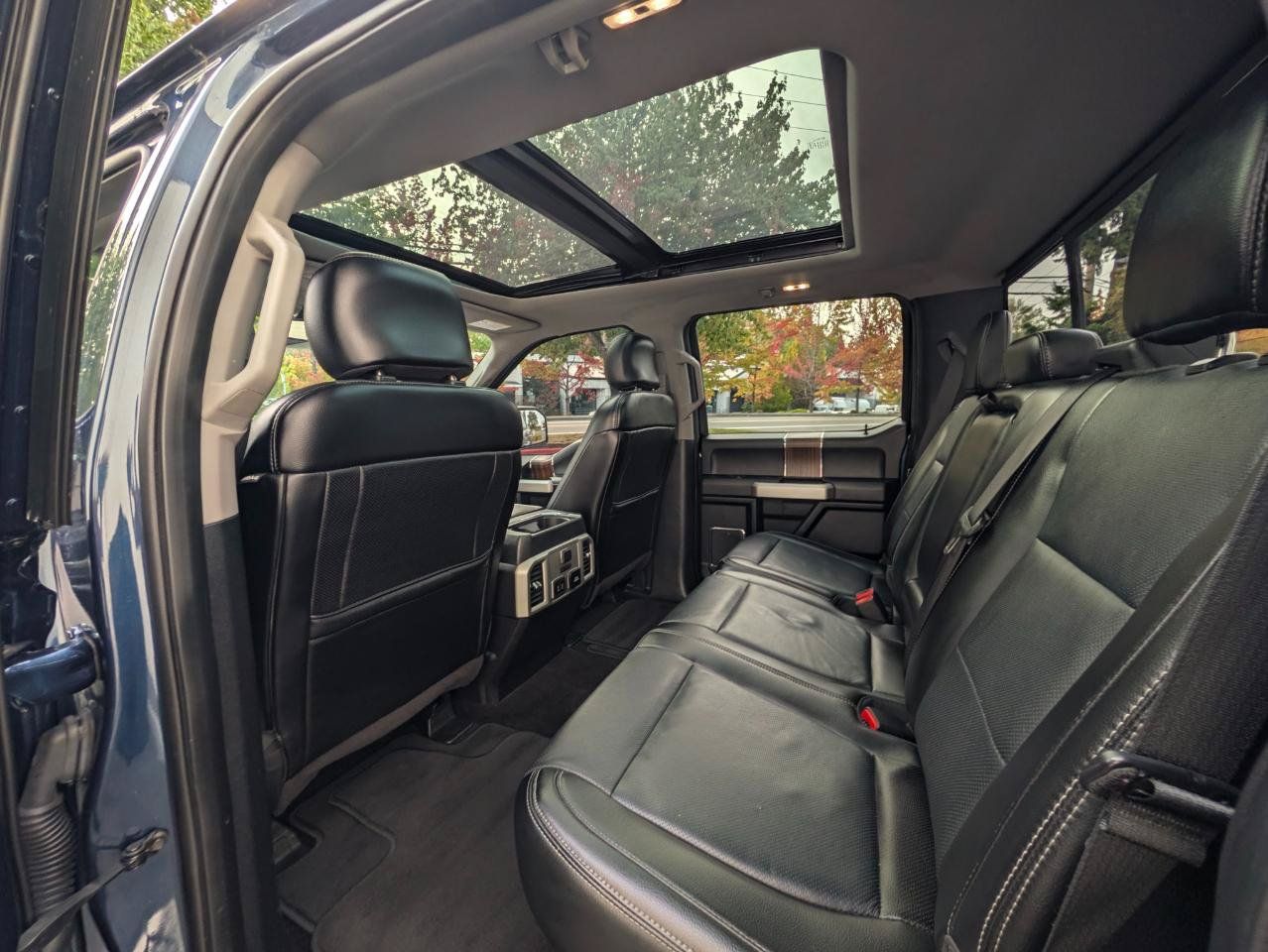 Used 2017 Ford F150 Lariat w/ Equipment Group 502A Luxury AWD/4WD image 8