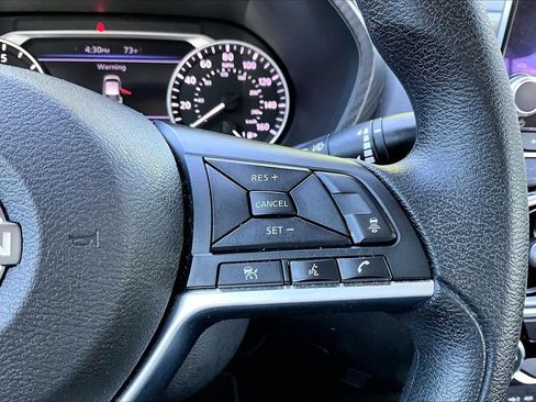 Used 2024 Nissan Sentra SV FWD image 29