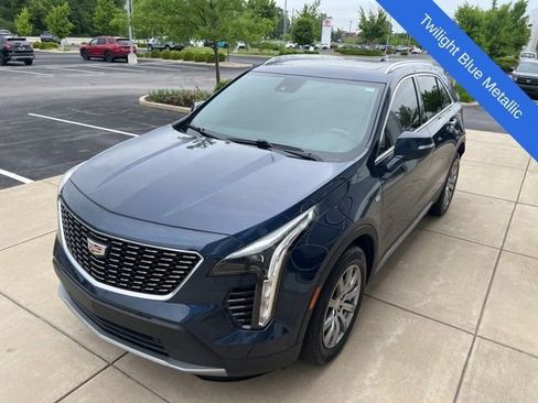 Used 2022 Cadillac XT4 Premium Luxury w/ Enhanced Visibility Package AWD/4WD image 3