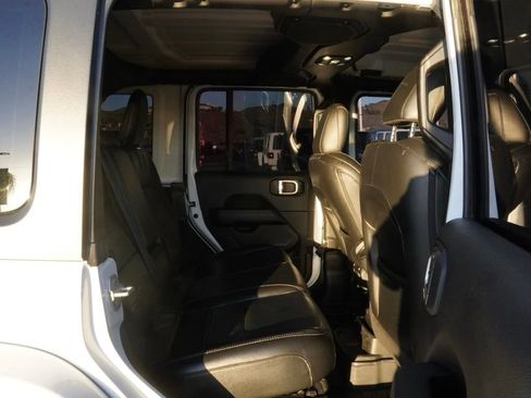 Used 2022 Jeep Wrangler Unlimited Sahara image 23