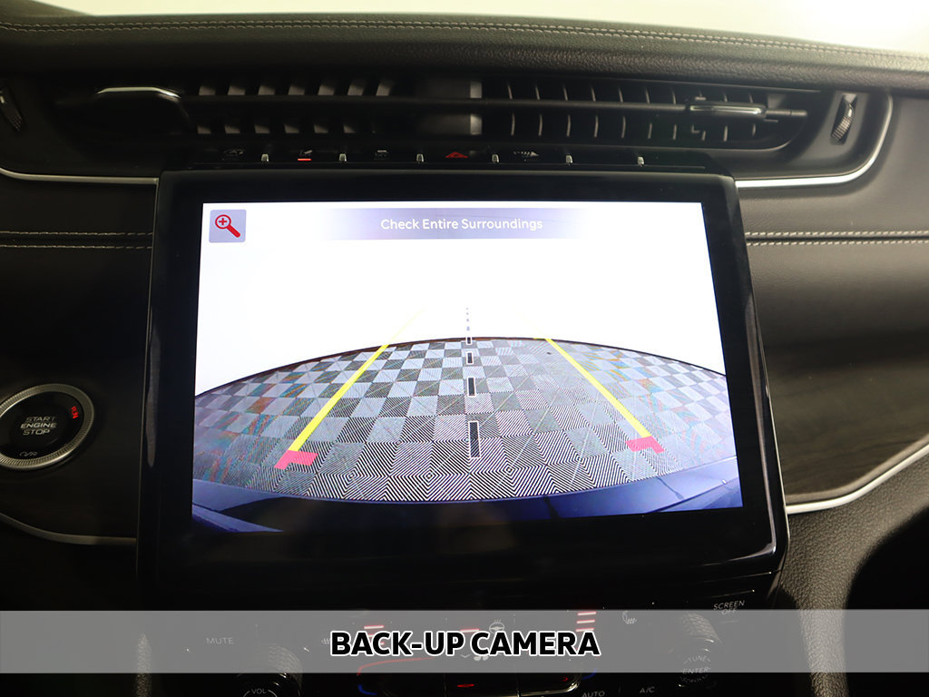 Used 2023 Jeep Grand Cherokee Limited AWD/4WD image 7