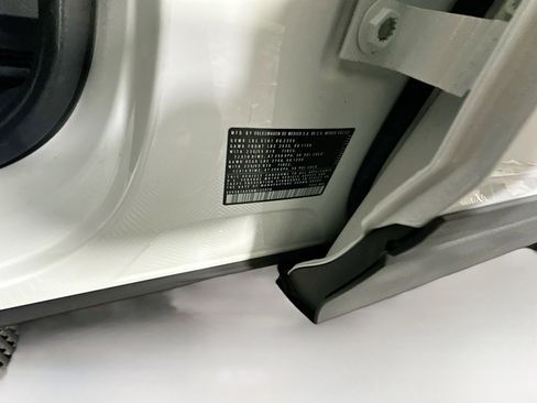 Used 2022 Volkswagen Tiguan SE image 12