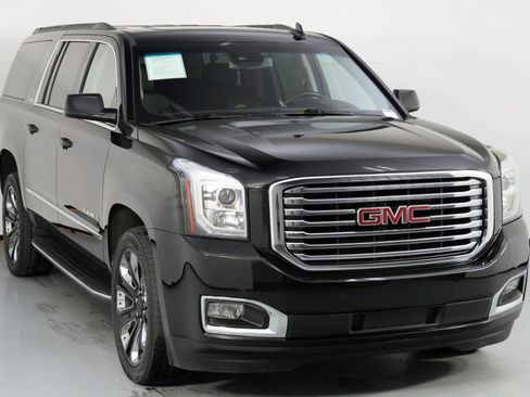Used 2017 GMC Yukon XL SLT w/ Premium Edition image 58