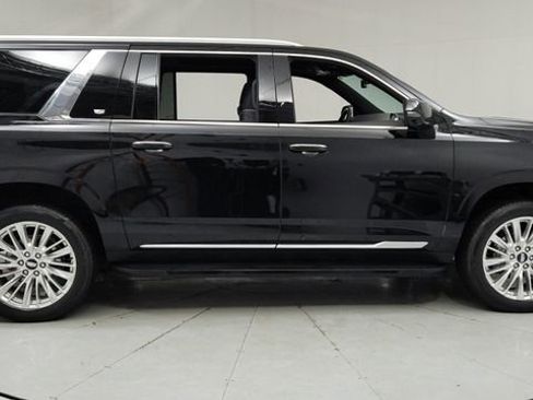 Certified 2025 Cadillac Escalade ESV Premium Luxury w/ LPO, Floor Liner Package image 6