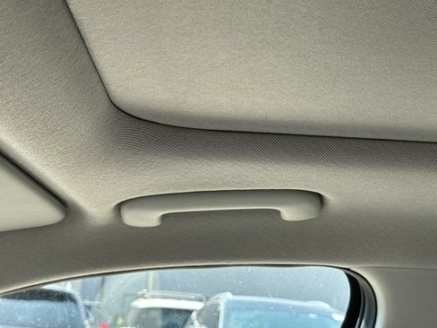 Used 2023 Hyundai Elantra Limited FWD image 16