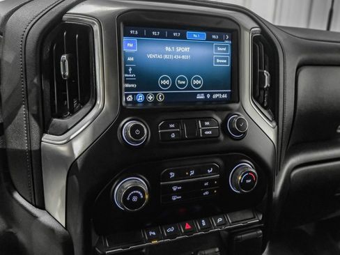 Used 2022 Chevrolet Silverado 2500 LT AWD/4WD image 24
