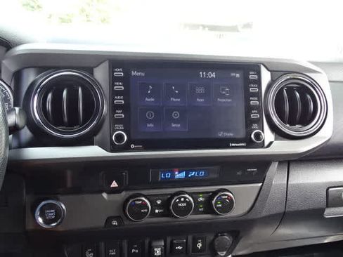Used 2022 Toyota Tacoma TRD Off-Road w/ Technology Package RWD image 29