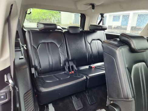 Used 2018 Ford Expedition Max Platinum AWD/4WD image 24