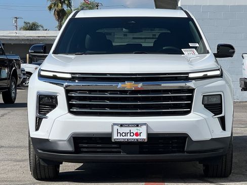 New 2025 Chevrolet Traverse LT w/ Enhanced Driving Package image 9