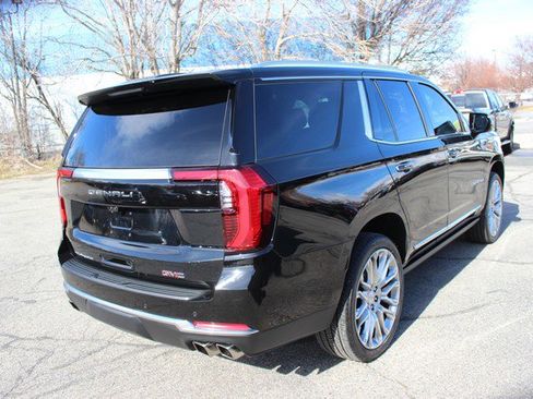 Used 2025 GMC Yukon Denali w/ Denali Reserve Package image 15