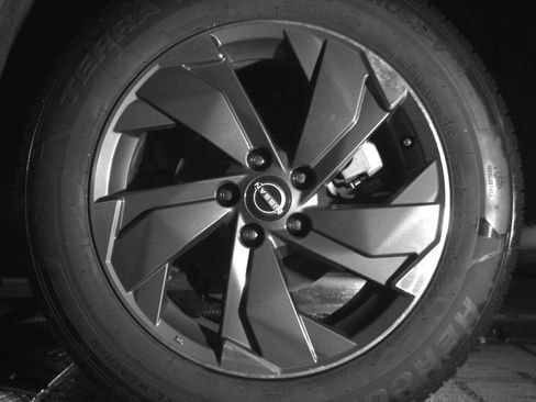 Used 2025 Nissan Rogue SV FWD image 14
