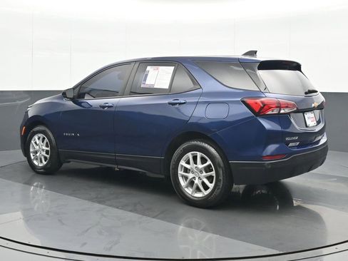 Used 2022 Chevrolet Equinox LS w/ LS Convenience Package image 4