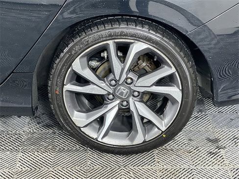 Used 2020 Honda Civic Touring image 32