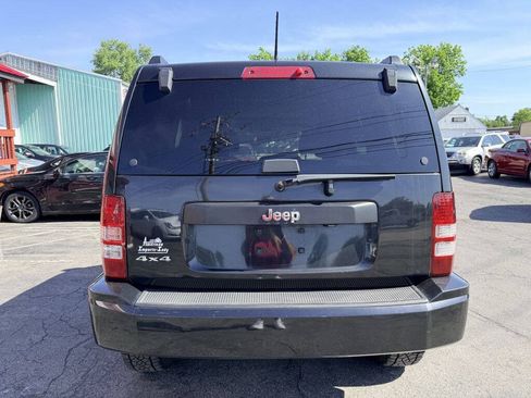 Used 2012 Jeep Liberty Sport w/ Popular Equipment Group AWD/4WD image 4