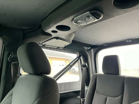 Used 2018 Jeep Wrangler Sport image 39