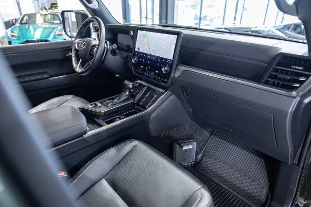 Used 2025 Lexus GX 550 w/ Cold Area Package AWD/4WD image 19
