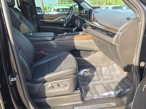 Used 2024 Cadillac Escalade Sport Platinum w/ LPO, ONYX Package AWD/4WD image 7