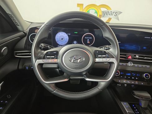 Used 2023 Hyundai Elantra SEL w/ Convenience Package image 14