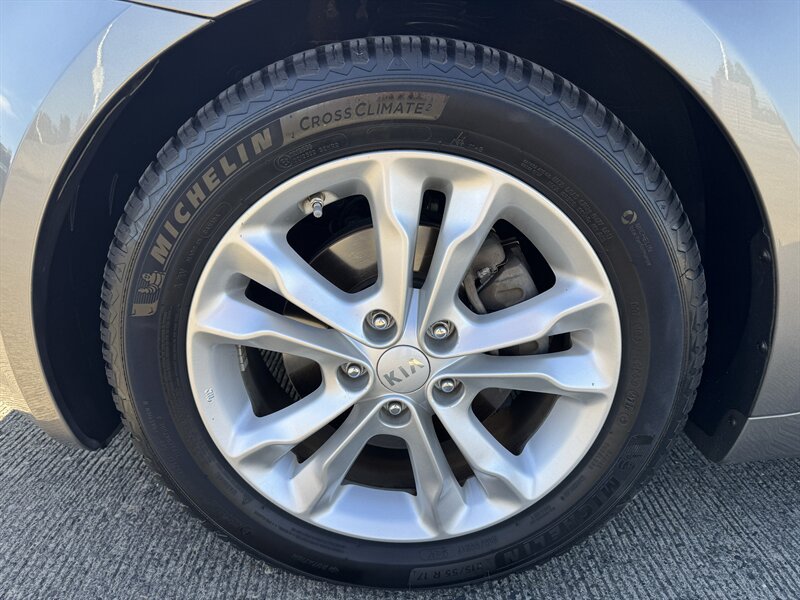 Used 2013 Kia Optima EX w/ Premium Pkg FWD image 10