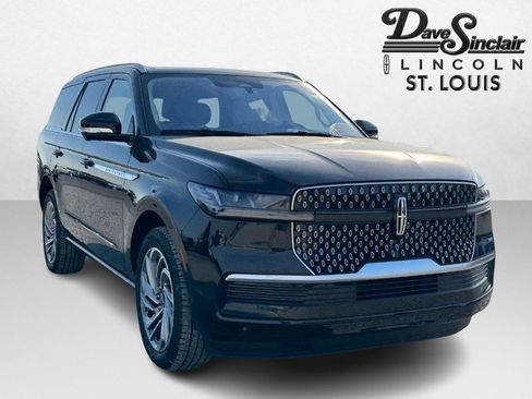 New 2025 Lincoln Navigator Reserve image 3