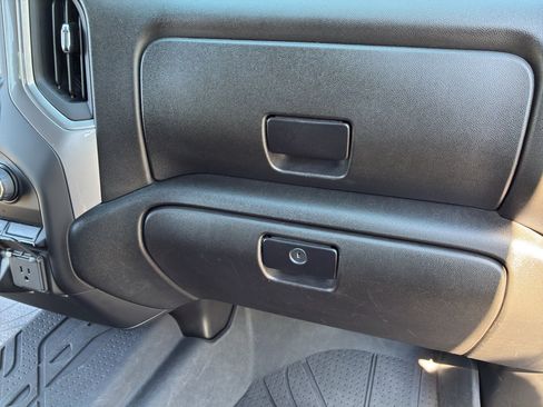Used 2022 Chevrolet Silverado 1500 Custom AWD/4WD image 58