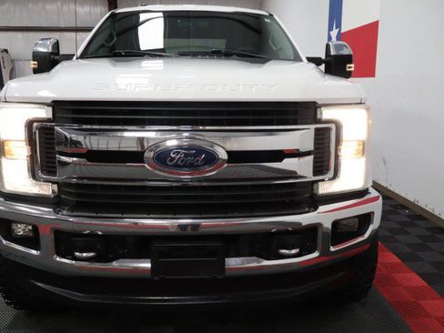 Used 2019 Ford F250 XLT w/ XLT Premium Package AWD/4WD image 23