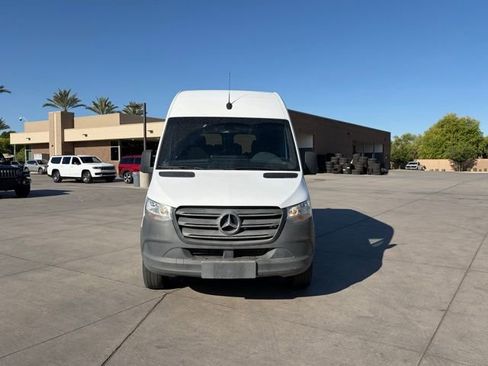 Used 2019 Mercedes-Benz Sprinter 2500 image 4