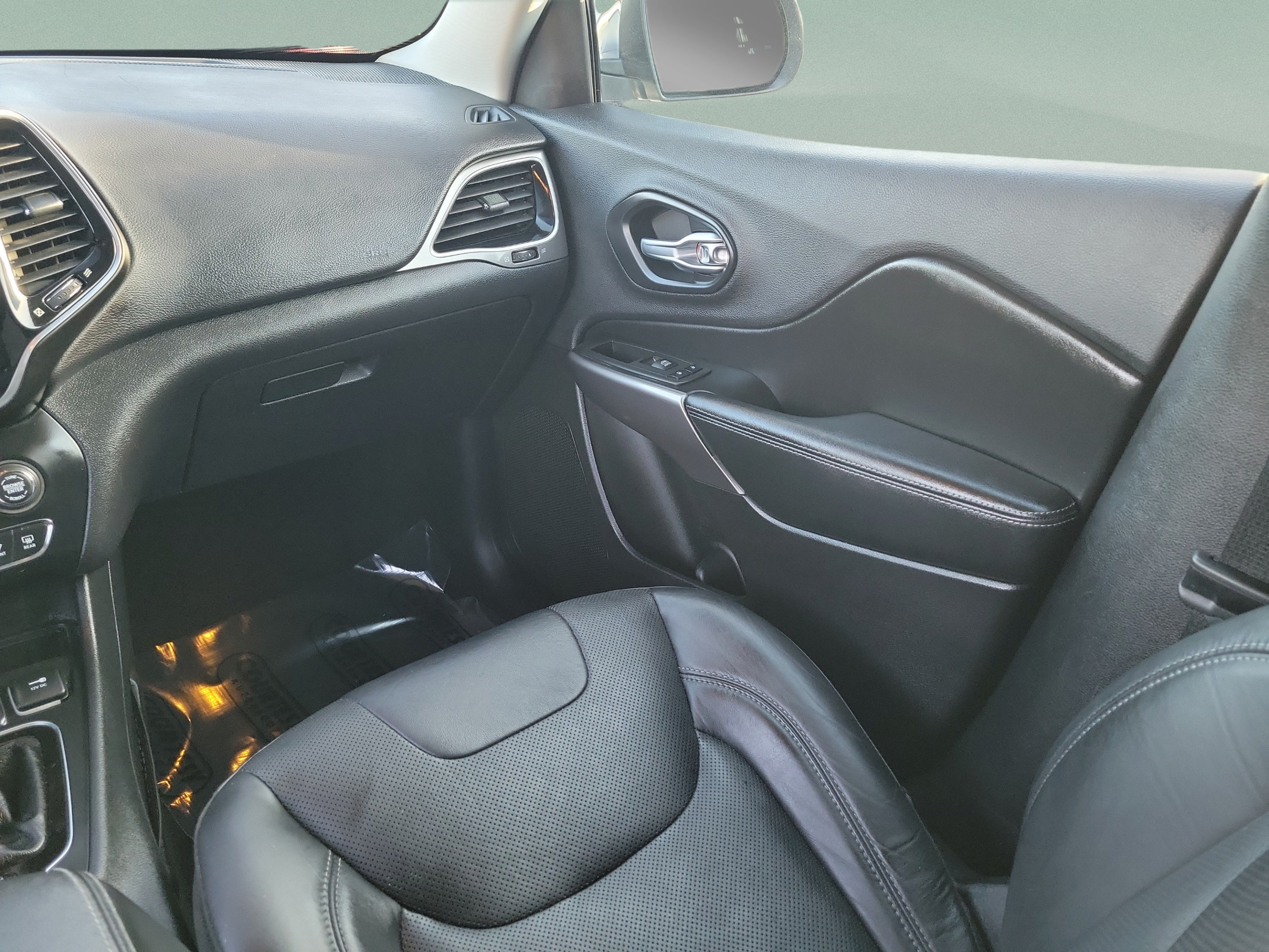 Used 2019 Jeep Cherokee Limited AWD/4WD image 11