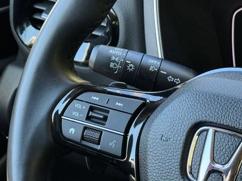 Certified 2025 Honda Pilot Touring image 23