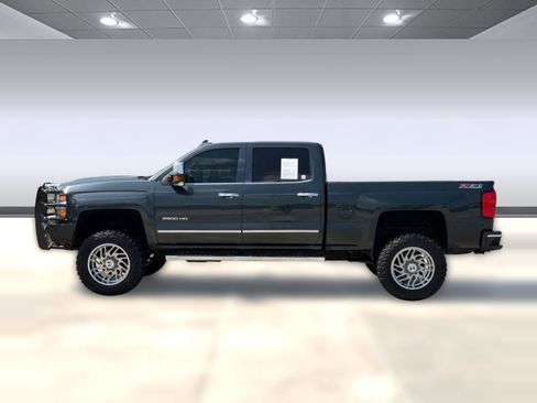 Used 2017 Chevrolet Silverado 2500 LTZ w/ Duramax Plus Package AWD/4WD image 2