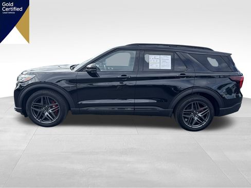 Used 2025 Ford Explorer ST image 4