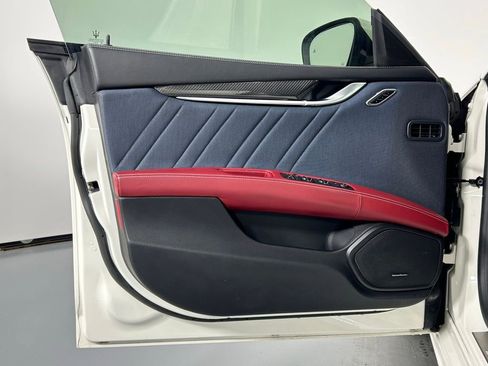 Used 2018 Maserati Ghibli S GranLusso image 33