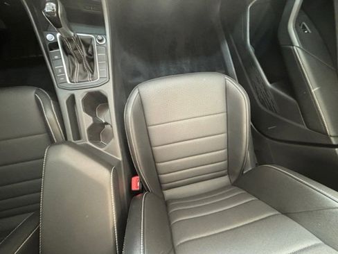 Certified 2022 Volkswagen Jetta SE image 18