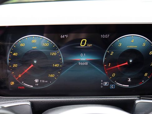 Used 2020 Mercedes-Benz GLB 250 w/ Premium Package image 31