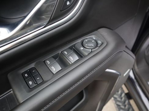 Used 2023 Chevrolet Tahoe Z71 image 24