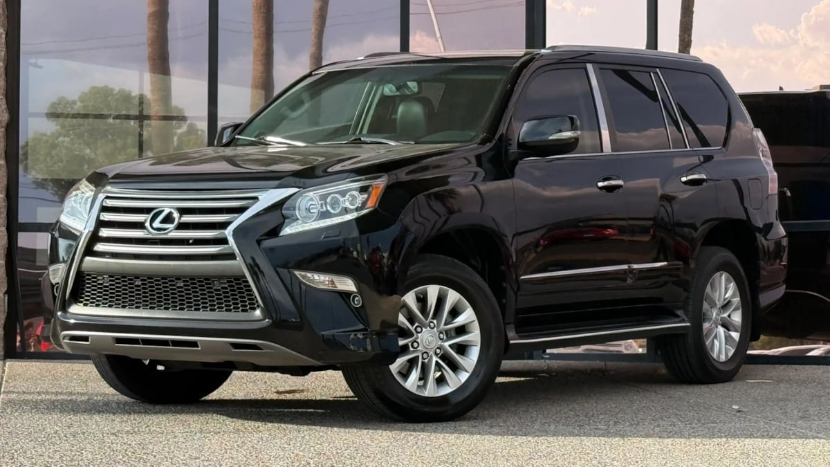 Used 2014 Lexus GX 460 w/ Premium Package AWD/4WD image 2
