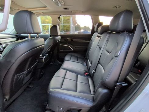 Used 2024 Kia Telluride EX AWD/4WD image 14