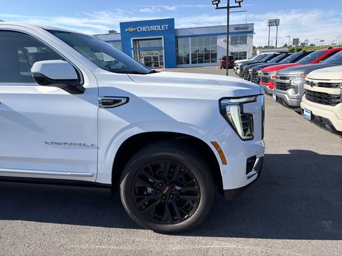 New 2026 GMC Yukon Denali w/ Denali Reserve Package AWD/4WD image 4