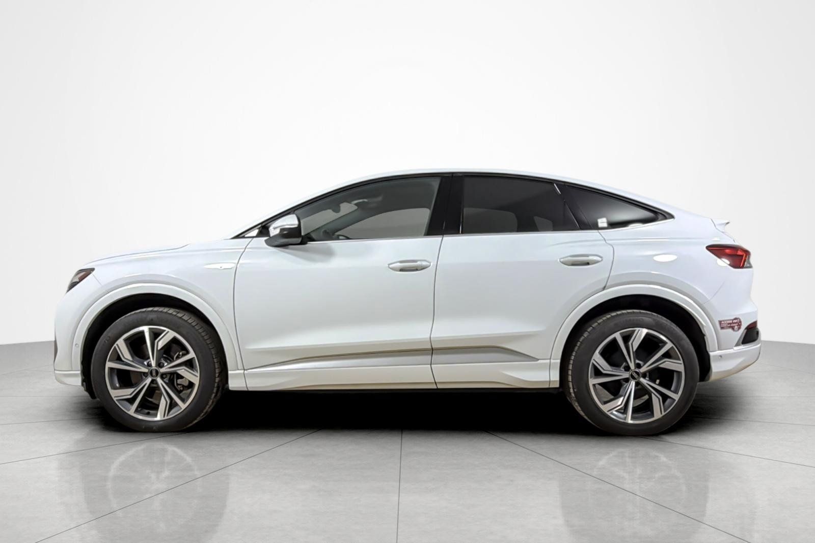 Certified 2023 Audi Q4 e-tron Premium Plus AWD/4WD image 2
