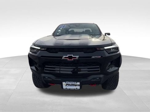 Used 2024 Chevrolet Colorado ZR2 w/ Technology Package AWD/4WD image 3