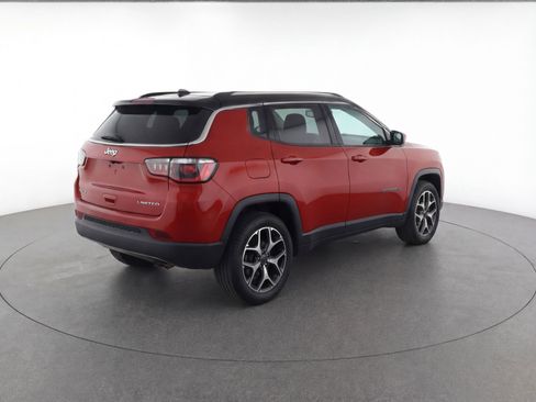 Used 2025 Jeep Compass Limited AWD/4WD image 9