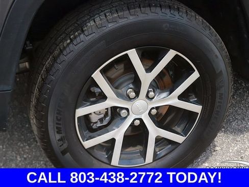 Used 2025 Jeep Grand Cherokee Limited AWD/4WD image 7