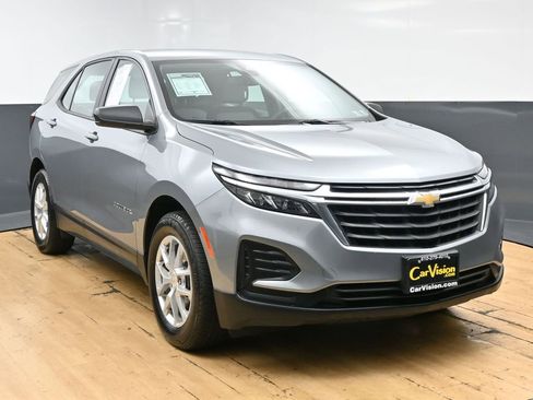 Used 2024 Chevrolet Equinox LS image 3