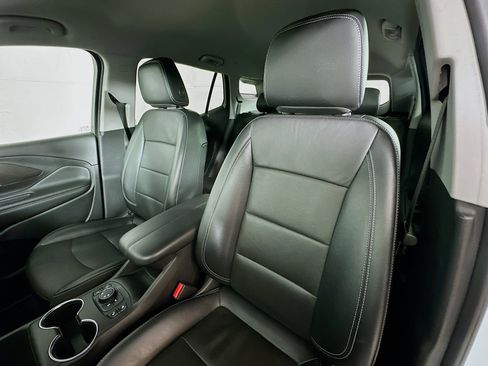 Used 2023 GMC Terrain SLT image 19